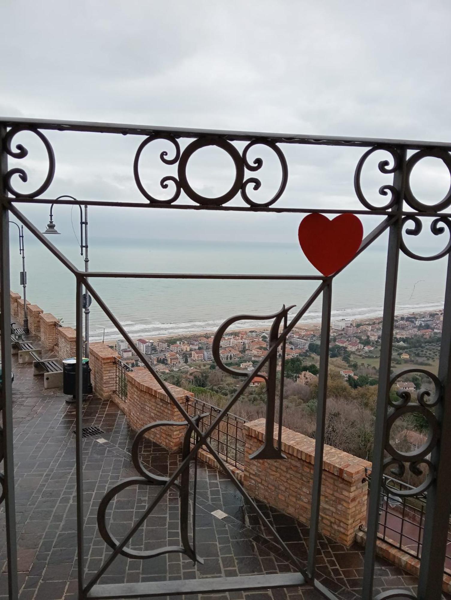Anpemo Casa Vacanze Silvi Paese Dış mekan fotoğraf