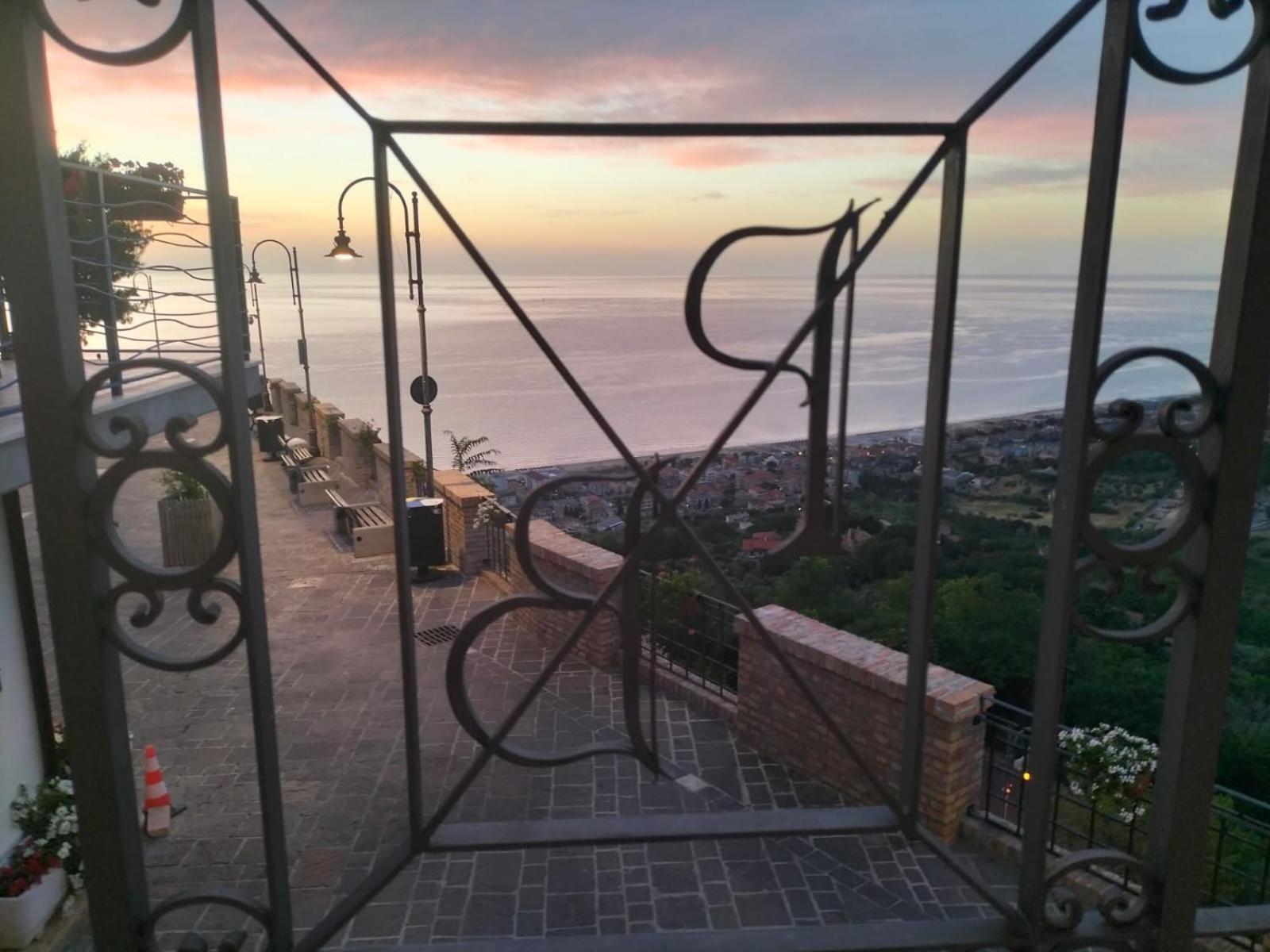 Anpemo Casa Vacanze Silvi Paese Dış mekan fotoğraf